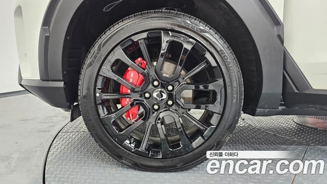 KG모빌리티(SsangYong) Torres Black Edition, 2024 все фото