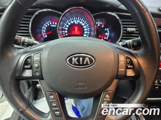 Kia K5 Luxury, 2011 12