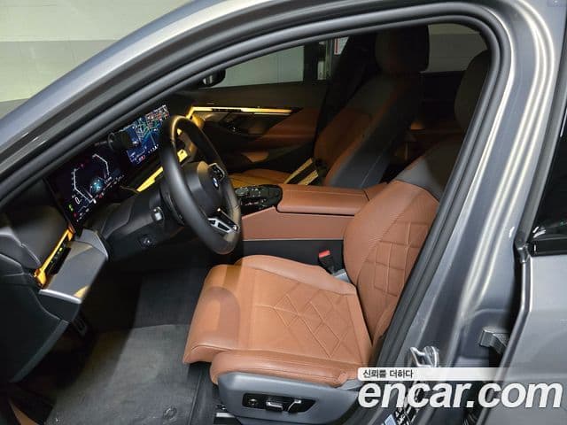 BMW 5시리즈 (G60) 530i xDrive M Sport, 2025 все фото