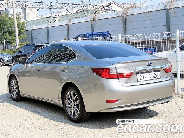 Lexus New ES300h XV60, 2017 3