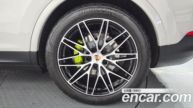 Porsche Cayenne (PO536) 3.0 E-гибрид купе, 2025 все фото