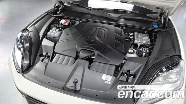 Porsche Cayenne (PO536) 3.0 E-гибрид купе, 2025 6