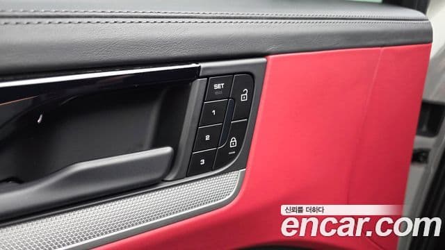 Porsche Cayenne (PO536) 3.0 E-гибрид купе, 2025 19