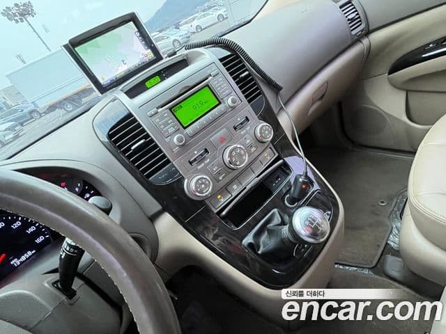 Kia Carnival R люксовая версия, 2014 9