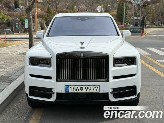 Rolls-Royce Cullinan 6.7 V12 чёрный эмблема, badge, 2023 3