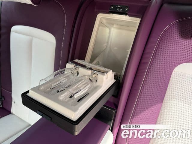 Rolls-Royce Cullinan 6.7 V12 чёрный эмблема, badge, 2023 12