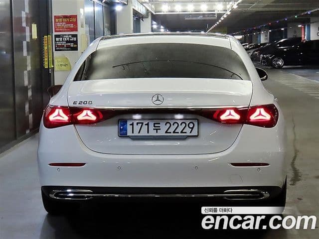 Mercedes-Benz E-класс W214 Avantgarde, 2025 4