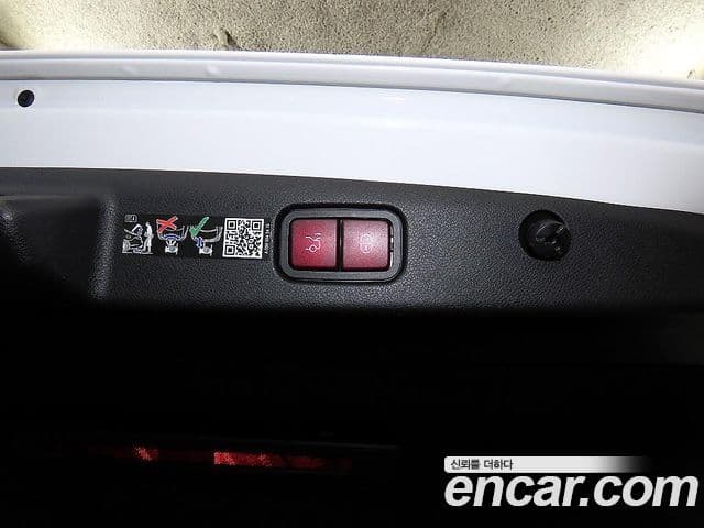 Mercedes-Benz E-класс W214 Avantgarde, 2025 16