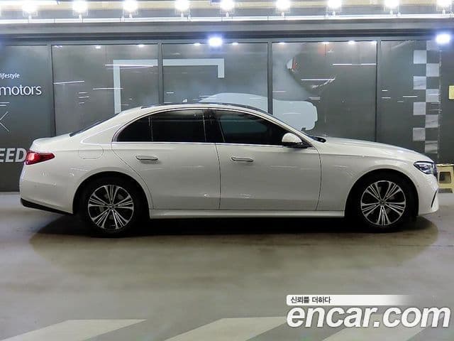 Mercedes-Benz E-класс W214 Avantgarde, 2025 20