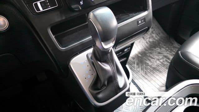 Hyundai Staria Modern, 2023 9