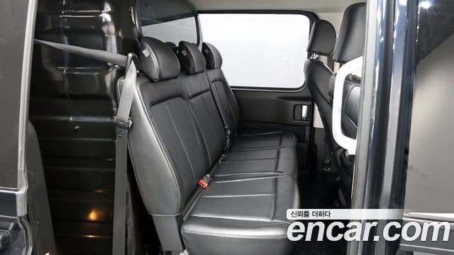 Hyundai Staria Modern, 2023 12