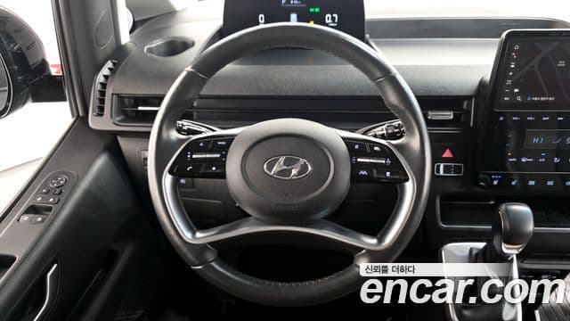 Hyundai Staria Modern, 2023 15
