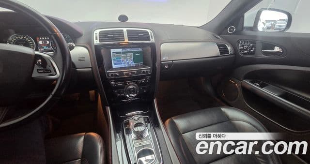 Jaguar XKR X150, 2013 8