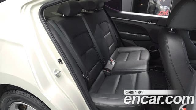 Hyundai Avante AD Style, 2017 12