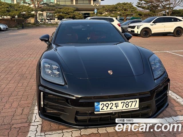 Porsche Panamera (976), 2024 4