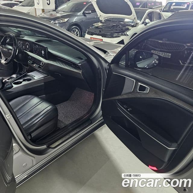 Kia K8 Trendy(таксомоторный тип), 2023 9