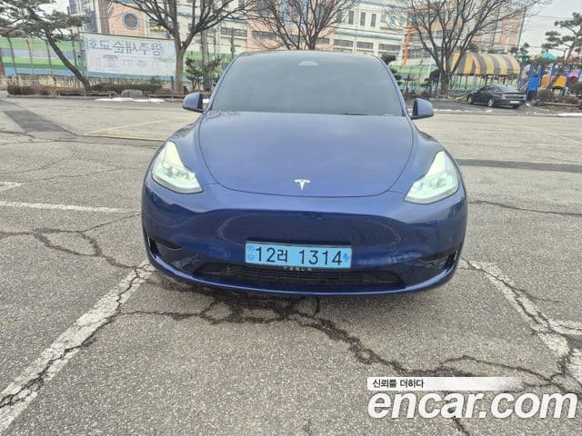 Tesla модель Y, 2024 1
