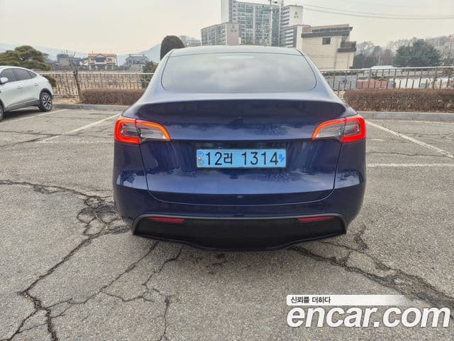 Tesla модель Y, 2024 4