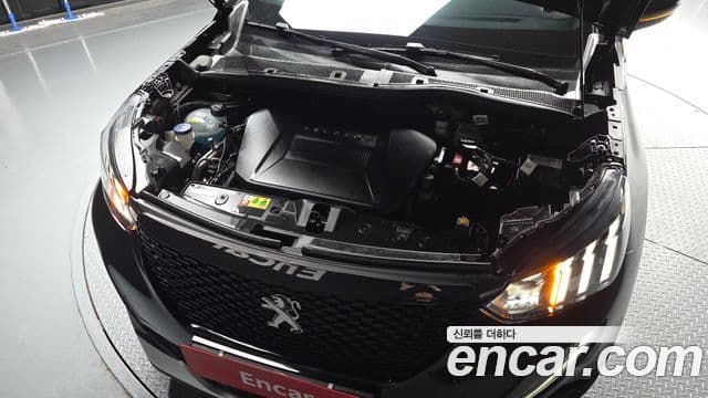Peugeot e-2008 2세대 EV GT, 2022 6