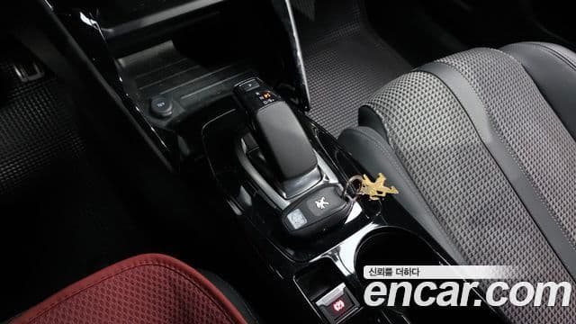 Peugeot e-2008 2세대 EV GT, 2022 9