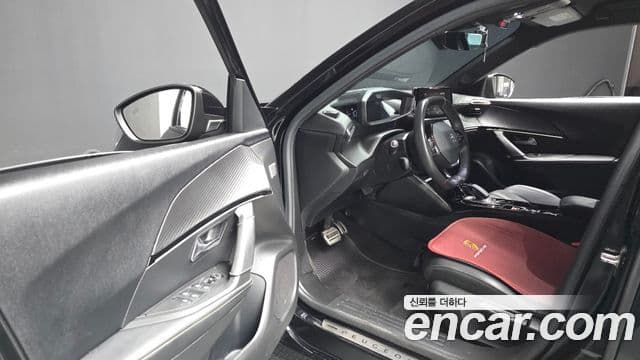 Peugeot e-2008 2세대 EV GT, 2022 11
