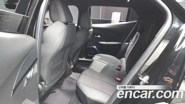 Peugeot e-2008 2세대 EV GT, 2022 12