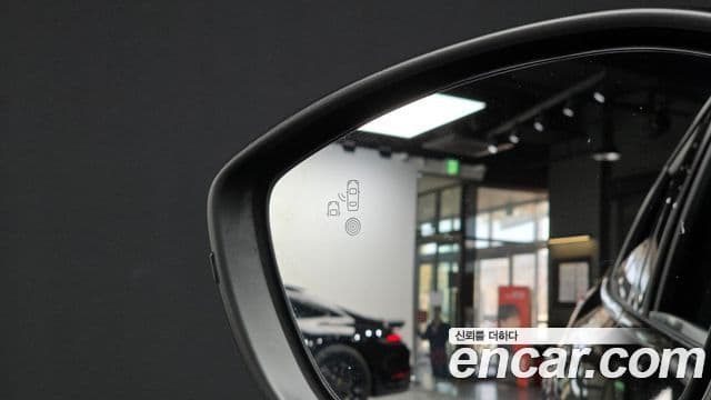 Peugeot e-2008 2세대 EV GT, 2022 16