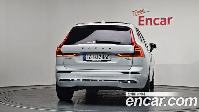 Volvo XC60 2세대 T8 Ultra Bright, 2025 4