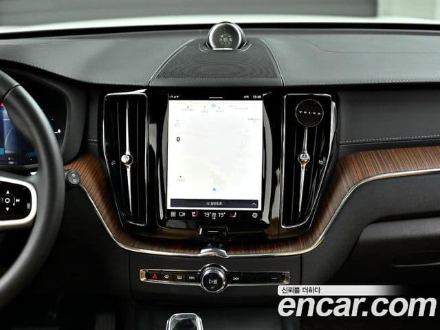 Volvo XC60 2세대 T8 Ultra Bright, 2025 14