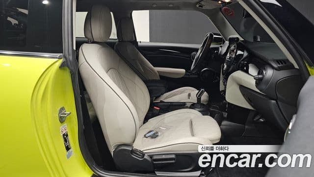 Mini Cooper S 3세대, 2023 10