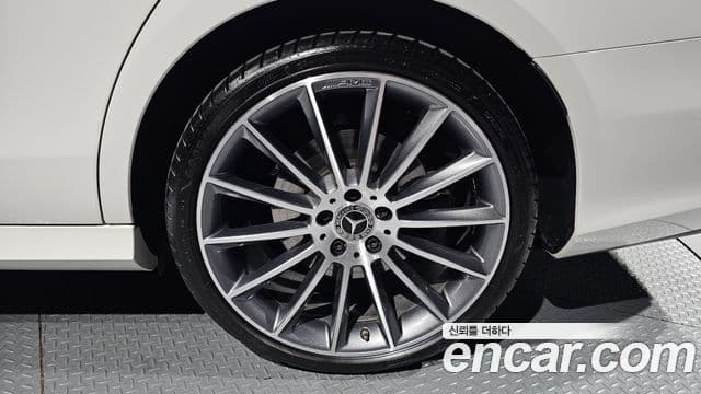 Mercedes-Benz E-класс W213 AMG Line, 2022 все фото