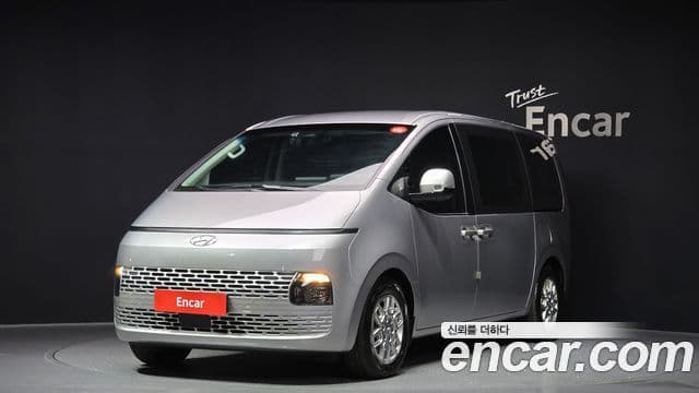 Hyundai Staria Modern, 2023 1