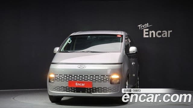 Hyundai Staria Modern, 2023 3