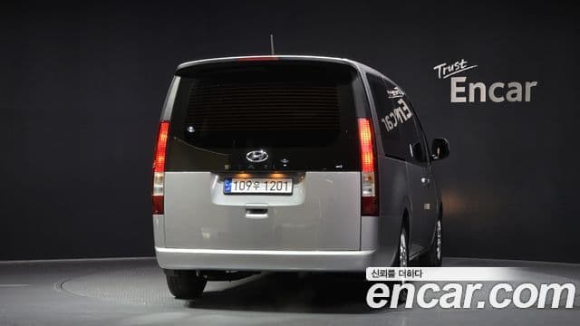 Hyundai Staria Modern, 2023 4