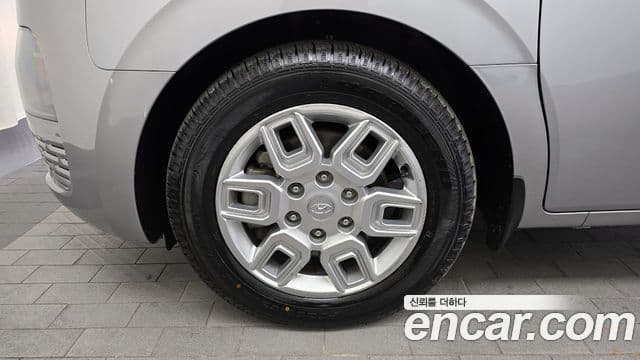 Hyundai Staria Modern, 2023 все фото