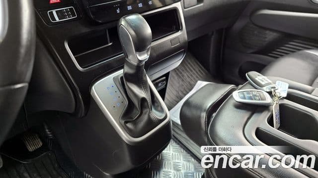 Hyundai Staria Modern, 2023 9