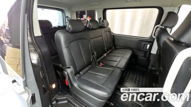 Hyundai Staria Modern, 2023 12