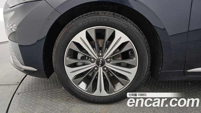 Kia K8 гибрид Signature, 2023 все фото