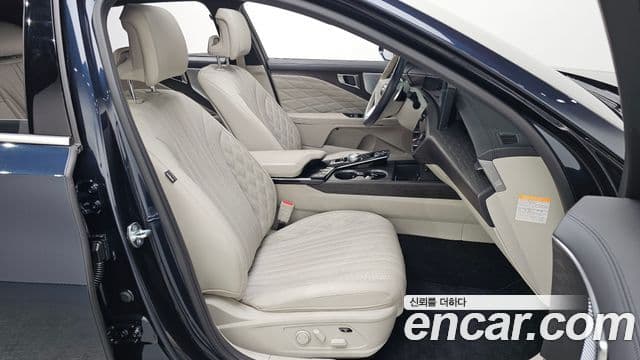 Kia K8 гибрид Signature, 2023 11