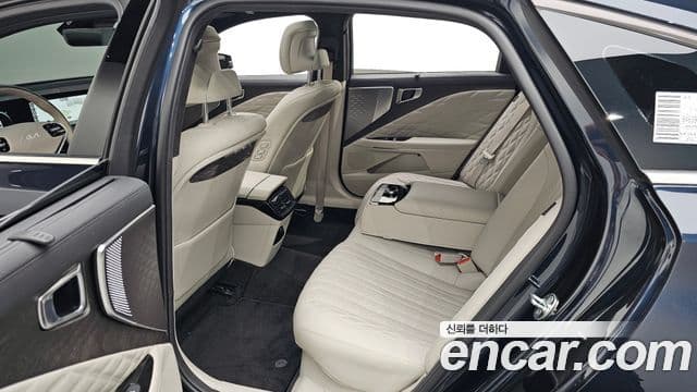 Kia K8 гибрид Signature, 2023 12