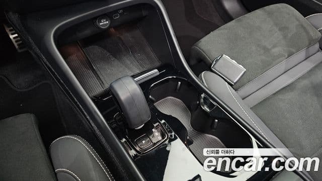 Volvo XC40 Recharge twin Ultimate, 2022 9