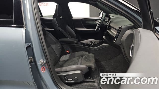 Volvo XC40 Recharge twin Ultimate, 2022 10