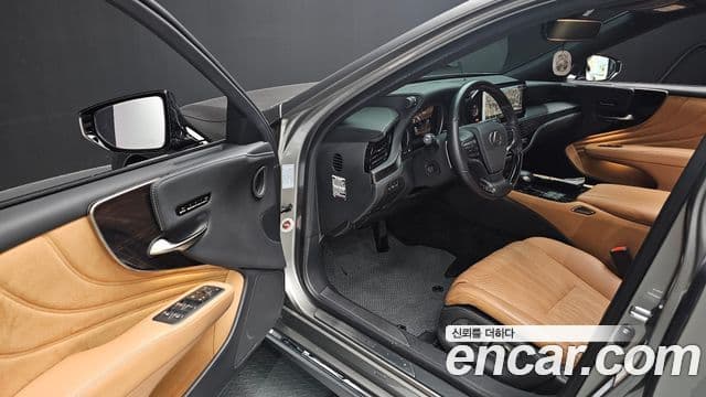 Lexus LS500h 5세대 3.5 Luxury AWD, 2023 11
