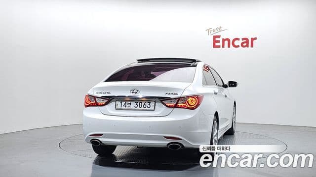 Hyundai YF Sonata топовая версия, 2010 4