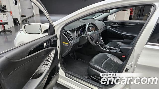 Hyundai YF Sonata топовая версия, 2010 10