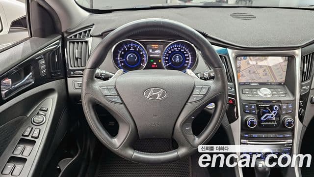 Hyundai YF Sonata топовая версия, 2010 13