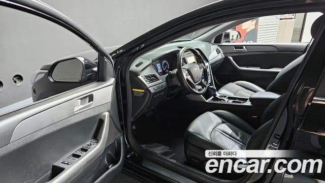 Hyundai LF Sonata Premium, 2015 10