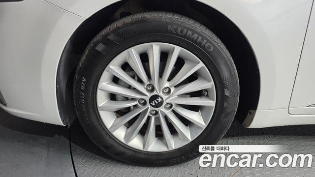 Kia All New K7 3.0 LPI Luxury (арендный автомобиль), 2016 все фото