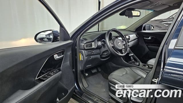 Kia Niro Prestige, 2018 10