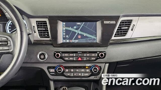 Kia Niro Prestige, 2018 14